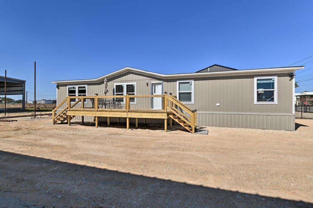 Quaint Port Oconnor Home - 3 Mi To Beach! Port O'Connor Екстер'єр фото